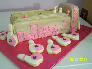 Bowlingcake.jpg