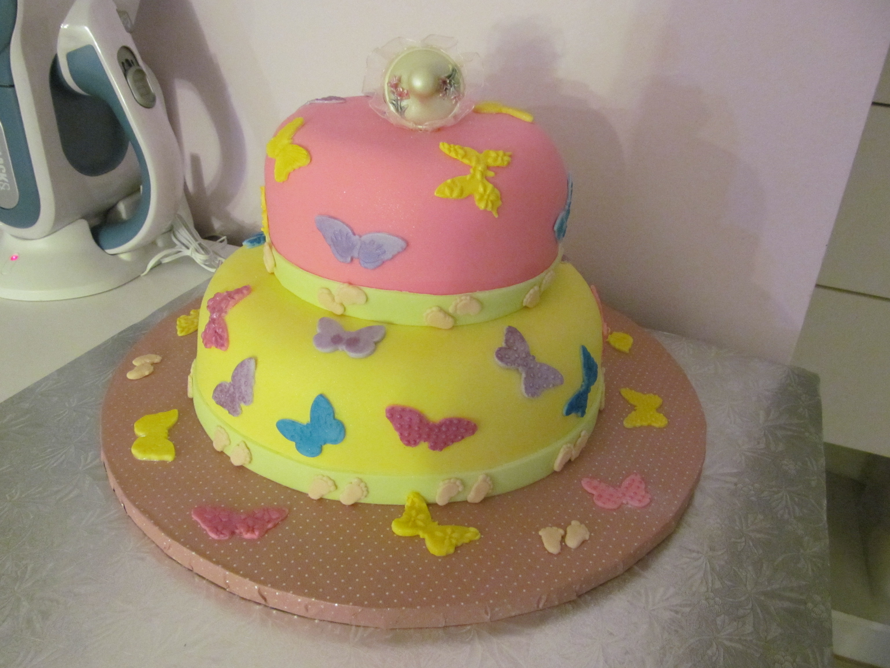 Butterflybabyshowercake.JPG