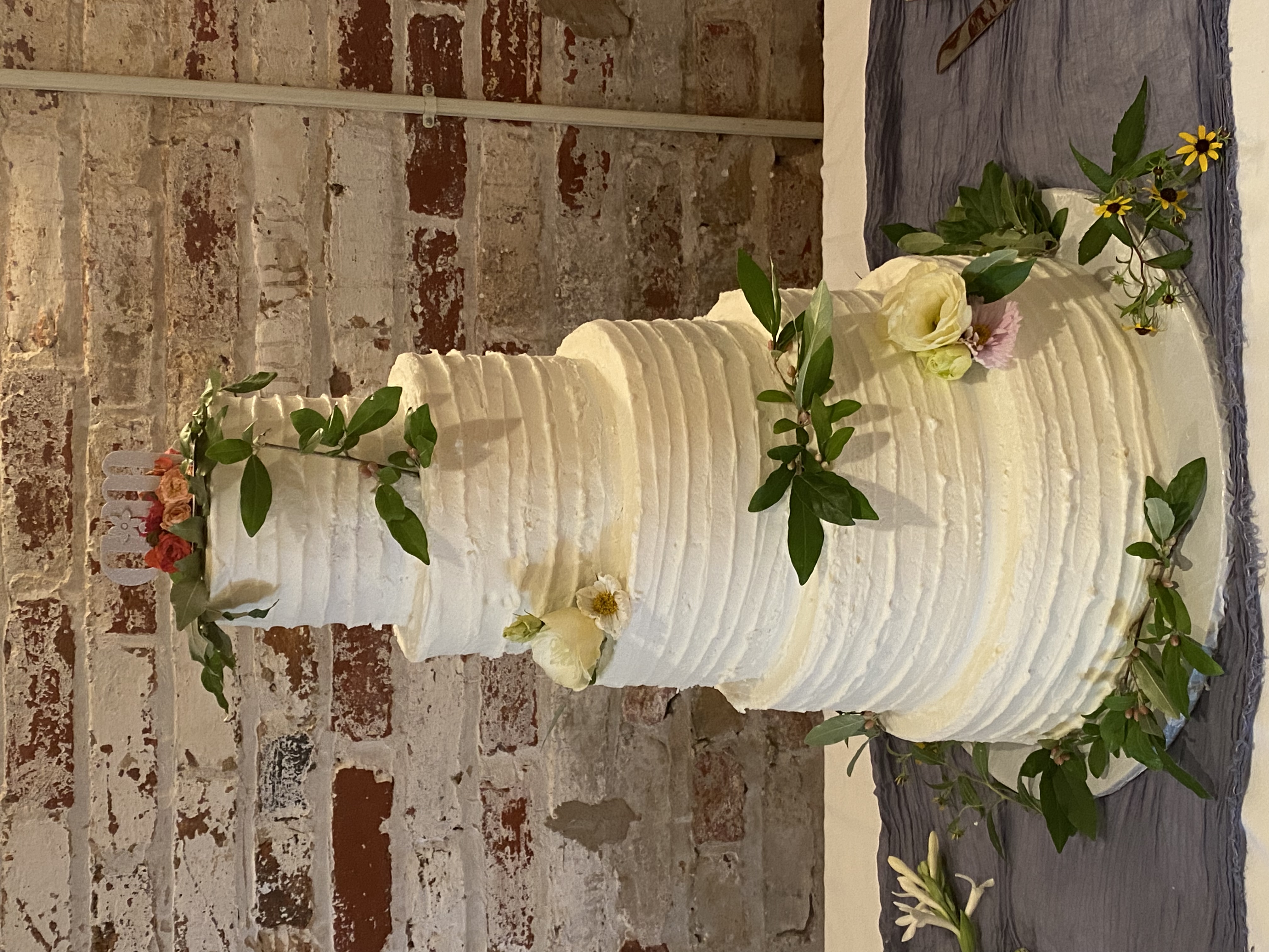 Countryweddingcake.jpeg