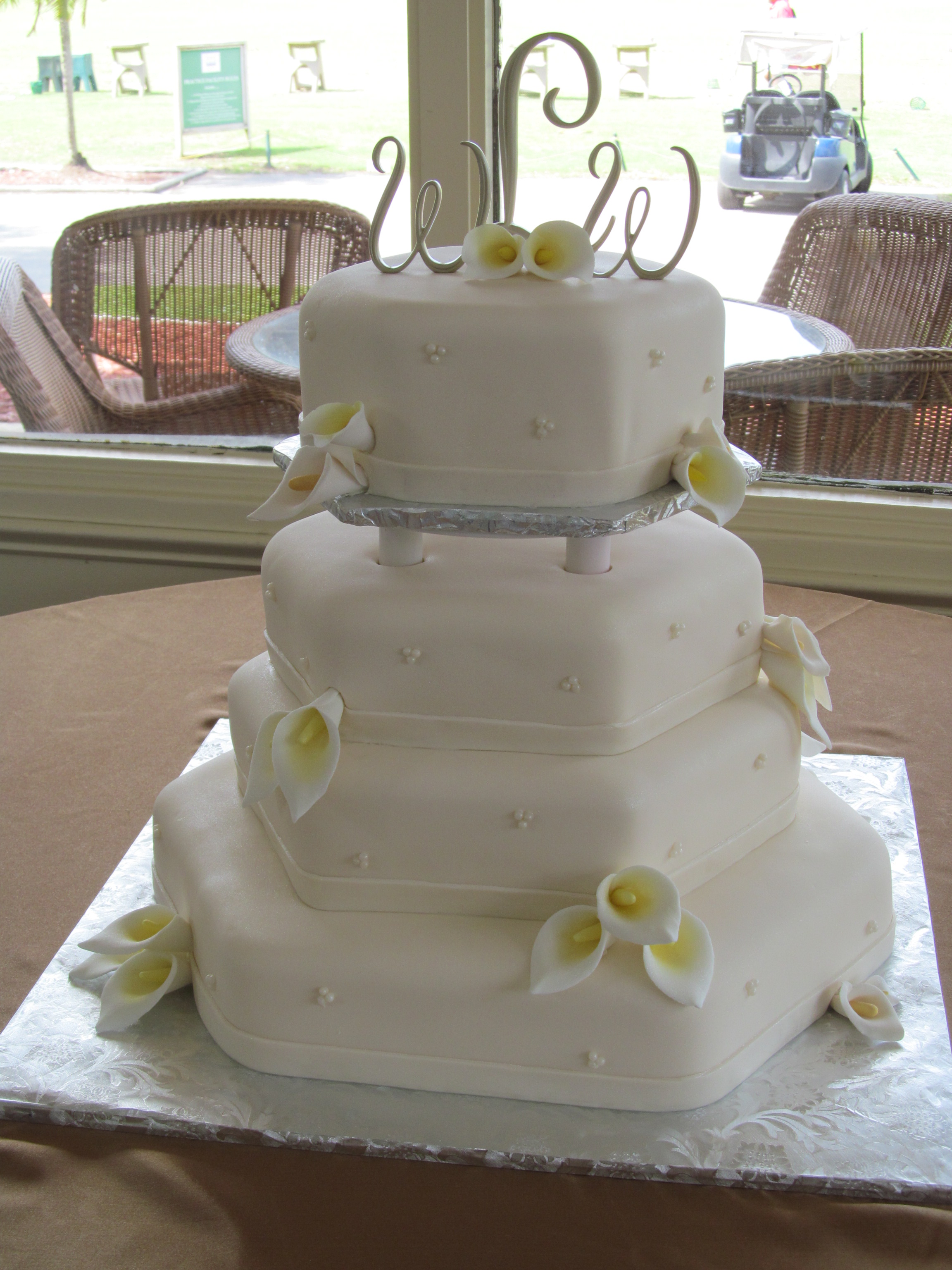 Hexagonweddingcake.JPG