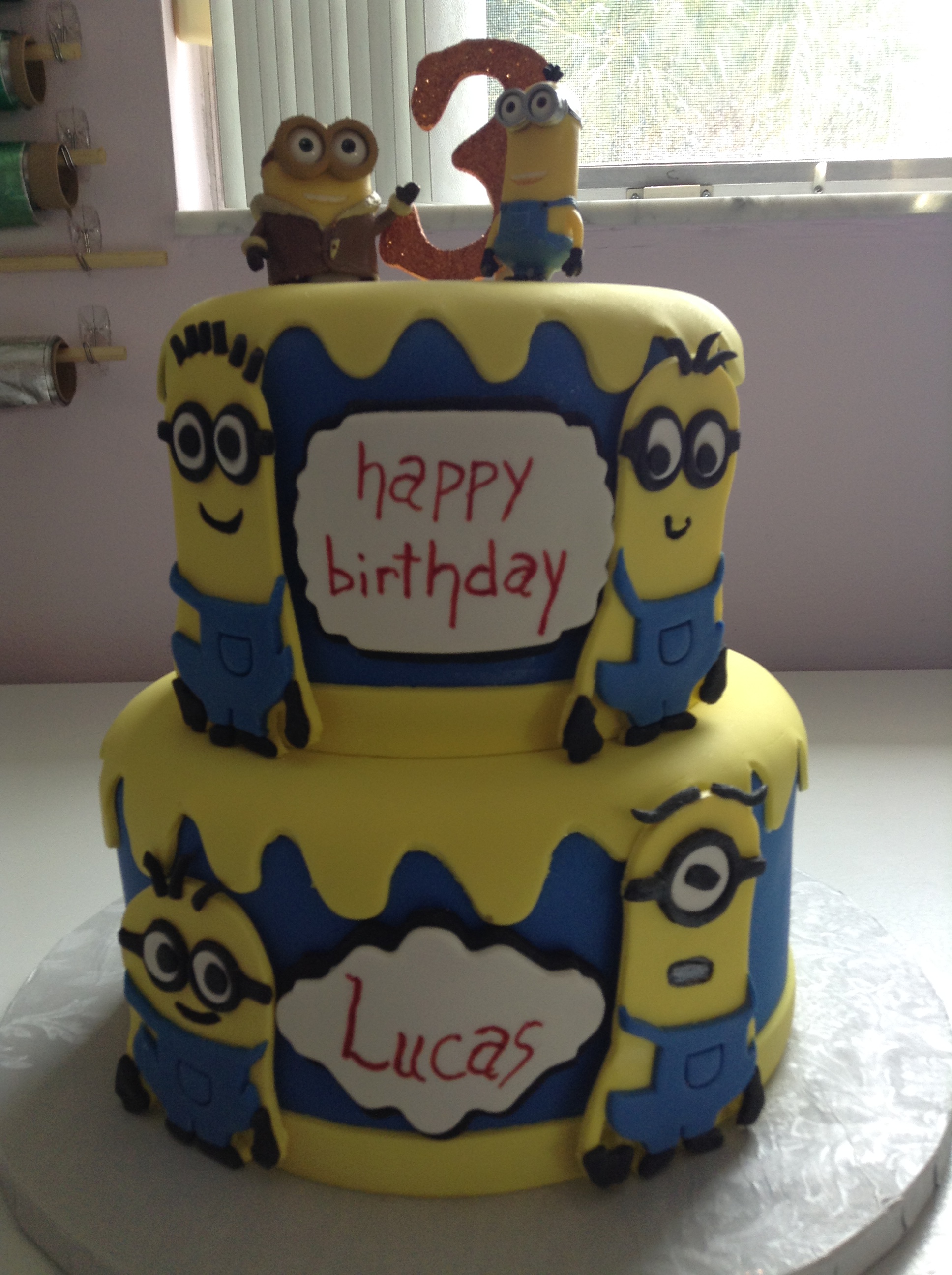 Minioncake.jpg